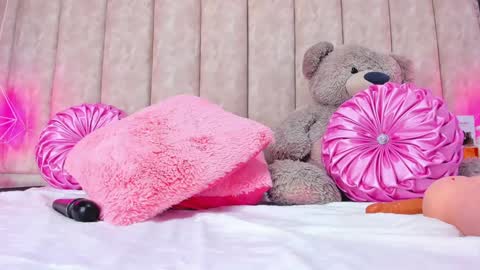 Snapshot of shanelwest7 chatting on December 11, 2024, 4:20 pm Shanel online show from December 11, 2024, 4:20 pm