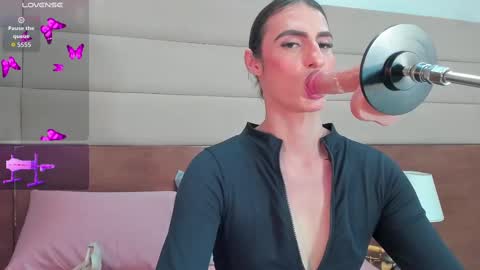 Snapshot of shantall_skinny chatting on October 4, 2025, 3:37 am Shantall online show from October 4, 2025, 3:37 am