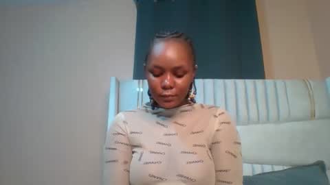 Snapshot of shay_diva chatting on October 4, 2025, 8:29 pm Shay diva online show from October 4, 2025, 8:29 pm