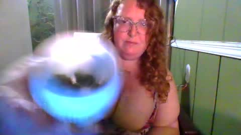 Red online show from October 10, 2025, 11:48 pm