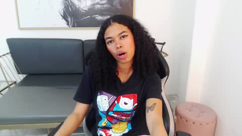 Snapshot of shenna_brunette_ chatting on December 3, 2024, 5:12 pm Shenna online show from December 3, 2024, 5:12 pm