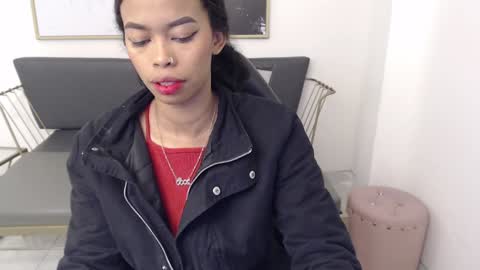 Snapshot of shenna_brunette_ chatting on December 4, 2024, 1:20 pm Shenna online show from December 4, 2024, 1:20 pm