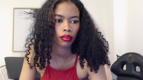 Snapshot of shenna_brunette_ chatting on December 4, 2024, 4:38 pm Shenna online show from December 4, 2024, 4:38 pm