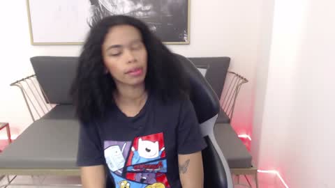 Snapshot of shenna_brunette_ chatting on December 16, 2024, 1:11 pm Shenna online show from December 16, 2024, 1:11 pm