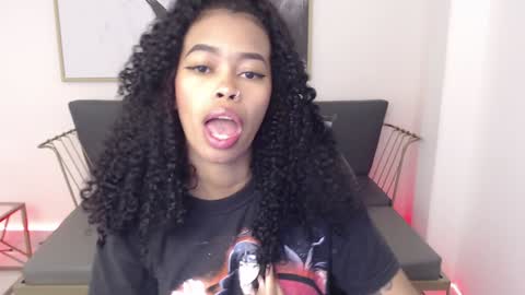 Snapshot of shenna_brunette_ chatting on December 27, 2024, 1:28 pm Shenna online show from December 27, 2024, 1:28 pm