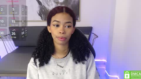 Snapshot of shenna_brunette_ chatting on January 10, 2025, 1:20 pm Shenna online show from January 10, 2025, 1:20 pm