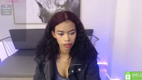 Snapshot of shenna_brunette_ chatting on January 13, 2025, 1:06 pm Shenna online show from January 13, 2025, 1:06 pm