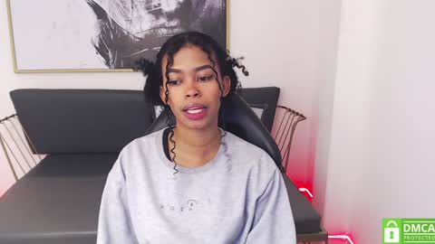 Snapshot of shenna_brunette_ chatting on January 22, 2025, 1:00 pm Shenna online show from January 22, 2025, 1:00 pm