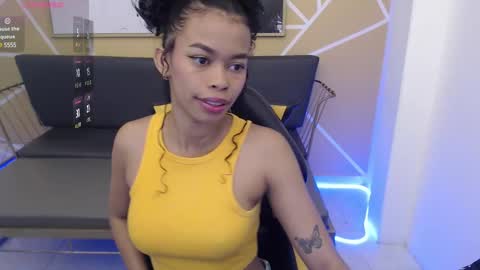 Snapshot of shenna_brunette_ chatting on March 12, 2025, 1:08 pm Shenna online show from March 12, 2025, 1:08 pm