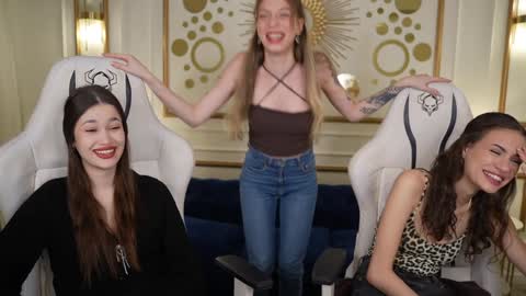Snapshot of sheryl_elegance chatting on February 4, 2025, 6:06 pm Sheryl online show from February 4, 2025, 6:06 pm