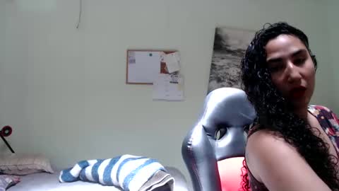 Snapshot of shopia_scarlet chatting on September 9, 2025, 3:22 pm Sofia online show from September 9, 2025, 3:22 pm