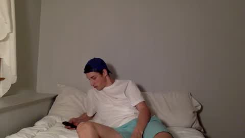 shortiesn40s online show from October 7, 2025, 4:20 am