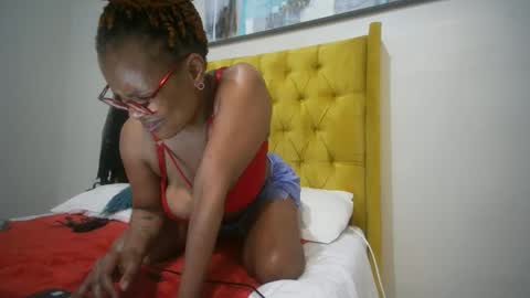 Snapshot of shotofmocha chatting on October 20, 2025, 8:31 pm shotofmocha online show from October 20, 2025, 8:31 pm