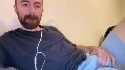 Snapshot of show_jizzness chatting on December 4, 2024, 6:39 pm show_jizzness online show from December 4, 2024, 6:39 pm