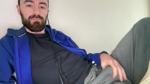 Snapshot of show_jizzness chatting on December 21, 2024, 11:01 am show_jizzness online show from December 21, 2024, 11:01 am