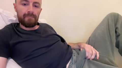 Snapshot of show_jizzness chatting on February 14, 2025, 6:29 pm show_jizzness online show from February 14, 2025, 6:29 pm