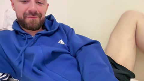 Snapshot of show_jizzness chatting on February 22, 2025, 10:42 pm show_jizzness online show from February 22, 2025, 10:42 pm