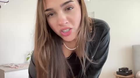 Snapshot of shysashy chatting on December 28, 2024, 1:29 am Sasha online show from December 28, 2024, 1:29 am