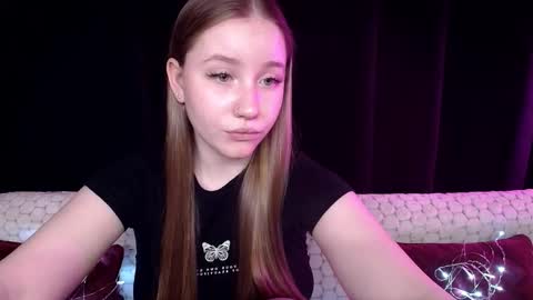 Snapshot of sindiwatsoon chatting on December 15, 2024, 4:15 pm Sindi online show from December 15, 2024, 4:15 pm