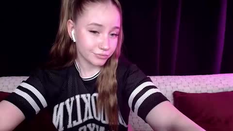 Snapshot of sindiwatsoon chatting on January 26, 2025, 5:34 pm Sindi online show from January 26, 2025, 5:34 pm