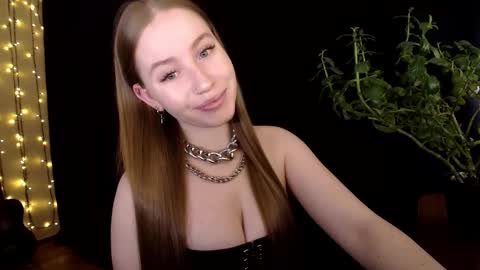 Snapshot of sindiwatsoon chatting on October 13, 2025, 12:16 pm Sindi online show from October 13, 2025, 12:16 pm