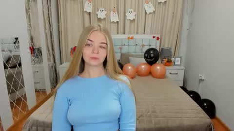 Snapshot of sirenabloom chatting on October 23, 2025, 5:51 am SirenaBloom online show from October 23, 2025, 5:51 am