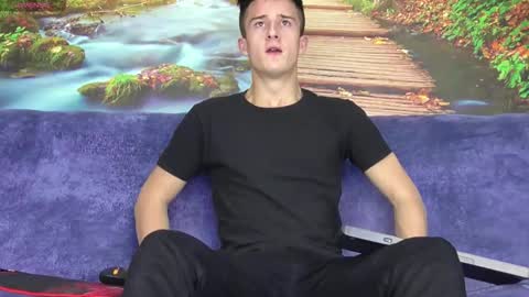 Snapshot of sirredy chatting on October 27, 2025, 6:01 pm Edy online show from October 27, 2025, 6:01 pm