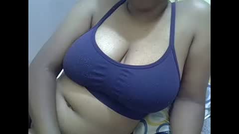 Snapshot of sisibrown97 chatting on January 22, 2025, 10:37 pm brown online show from January 22, 2025, 10:37 pm