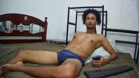 Snapshot of skinnylatinman chatting on October 3, 2025, 12:07 am Skinny Latin Man online show from October 3, 2025, 12:07 am