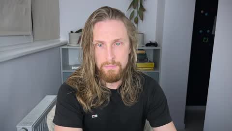 Snapshot of sky_guy25 chatting on October 30, 2025, 9:37 pm sky_guy25 online show from October 30, 2025, 9:37 pm