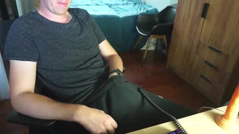 Snapshot of skylinebaby chatting on October 4, 2025, 3:10 pm skylinebaby online show from October 4, 2025, 3:10 pm