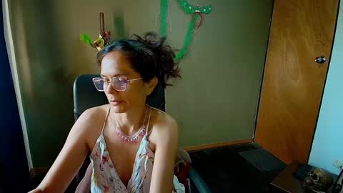 Snapshot of slavefuck chatting on December 10, 2024, 9:54 pm SlaveFuck online show from December 10, 2024, 9:54 pm