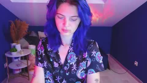 Emilia online show from October 11, 2025, 9:24 pm