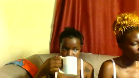 Snapshot of sleek_ass chatting on March 9, 2025, 12:31 pm sleek_ass online show from March 9, 2025, 12:31 pm