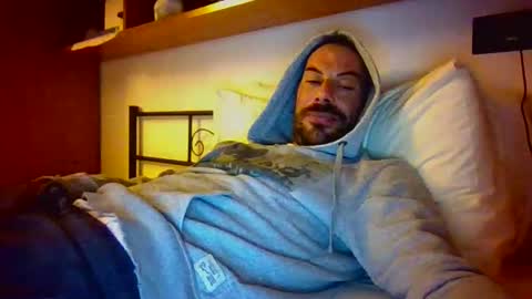 Snapshot of slevin1983 chatting on October 28, 2025, 12:58 am slevin online show from October 28, 2025, 12:58 am