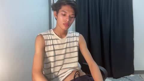 Snapshot of slim_sensation chatting on October 21, 2025, 2:40 pm slim_sensation online show from October 21, 2025, 2:40 pm