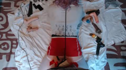 Snapshot of slutgurl_pdx chatting on January 1, 2025, 5:55 pm slutgurl_pdx online show from January 1, 2025, 5:55 pm