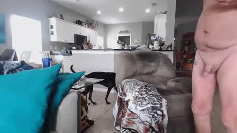 Snapshot of smallpenisbigtongue chatting on December 27, 2024, 4:10 pm Daddy online show from December 27, 2024, 4:10 pm