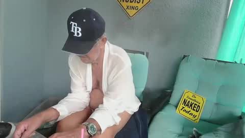 Snapshot of smallpenisbigtongue chatting on September 30, 2025, 1:05 pm Daddy online show from September 30, 2025, 1:05 pm