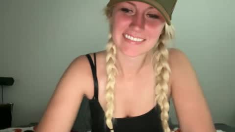 Snapshot of smexxii93 chatting on September 29, 2025, 3:39 pm smexxii93 online show from September 29, 2025, 3:39 pm