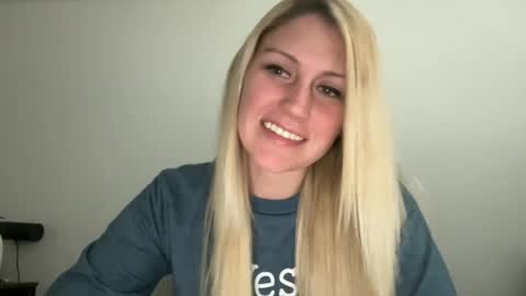 Snapshot of smexxii93 chatting on October 29, 2025, 6:31 pm smexxii93 online show from October 29, 2025, 6:31 pm