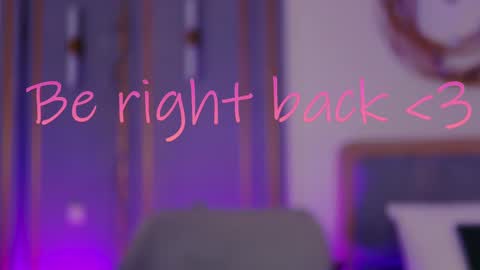 Snapshot of smiley_mia_ chatting on February 10, 2025, 8:09 am Mia online show from February 10, 2025, 8:09 am