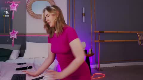 Snapshot of smiley_mia_ chatting on February 28, 2025, 11:58 am Mia online show from February 28, 2025, 11:58 am