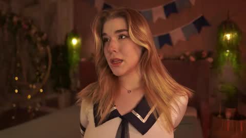 Snapshot of smiley_mia_ chatting on September 28, 2025, 5:13 am Mia online show from September 28, 2025, 5:13 am