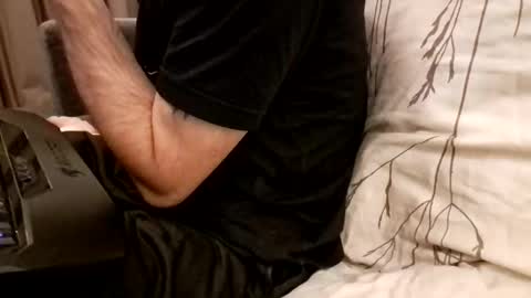 Snapshot of smokeandwatching chatting on November 5, 2025, 12:43 am Smokeandwatching online show from November 5, 2025, 12:43 am