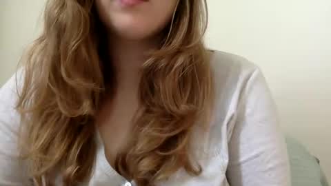 Snapshot of smokeshow3 chatting on December 5, 2024, 6:33 pm smokeshow3 online show from December 5, 2024, 6:33 pm