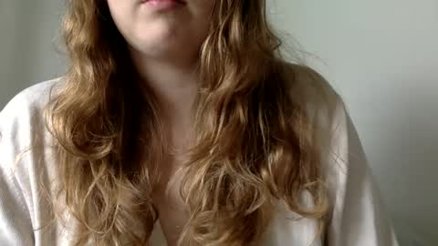 Snapshot of smokeshow3 chatting on December 16, 2024, 7:21 pm smokeshow3 online show from December 16, 2024, 7:21 pm