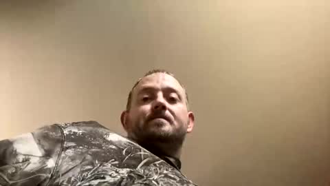 Snapshot of smokeymt420 chatting on February 18, 2025, 3:32 pm smokeymt420 online show from February 18, 2025, 3:32 pm