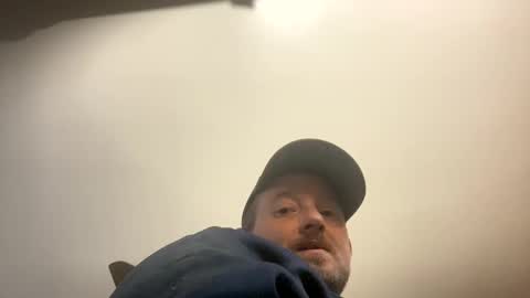 Snapshot of smokeymt420 chatting on February 21, 2025, 10:15 pm smokeymt420 online show from February 21, 2025, 10:15 pm