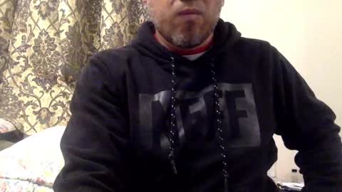Snapshot of smoothstrik3r chatting on January 18, 2025, 2:36 am smoothstrik3r online show from January 18, 2025, 2:36 am